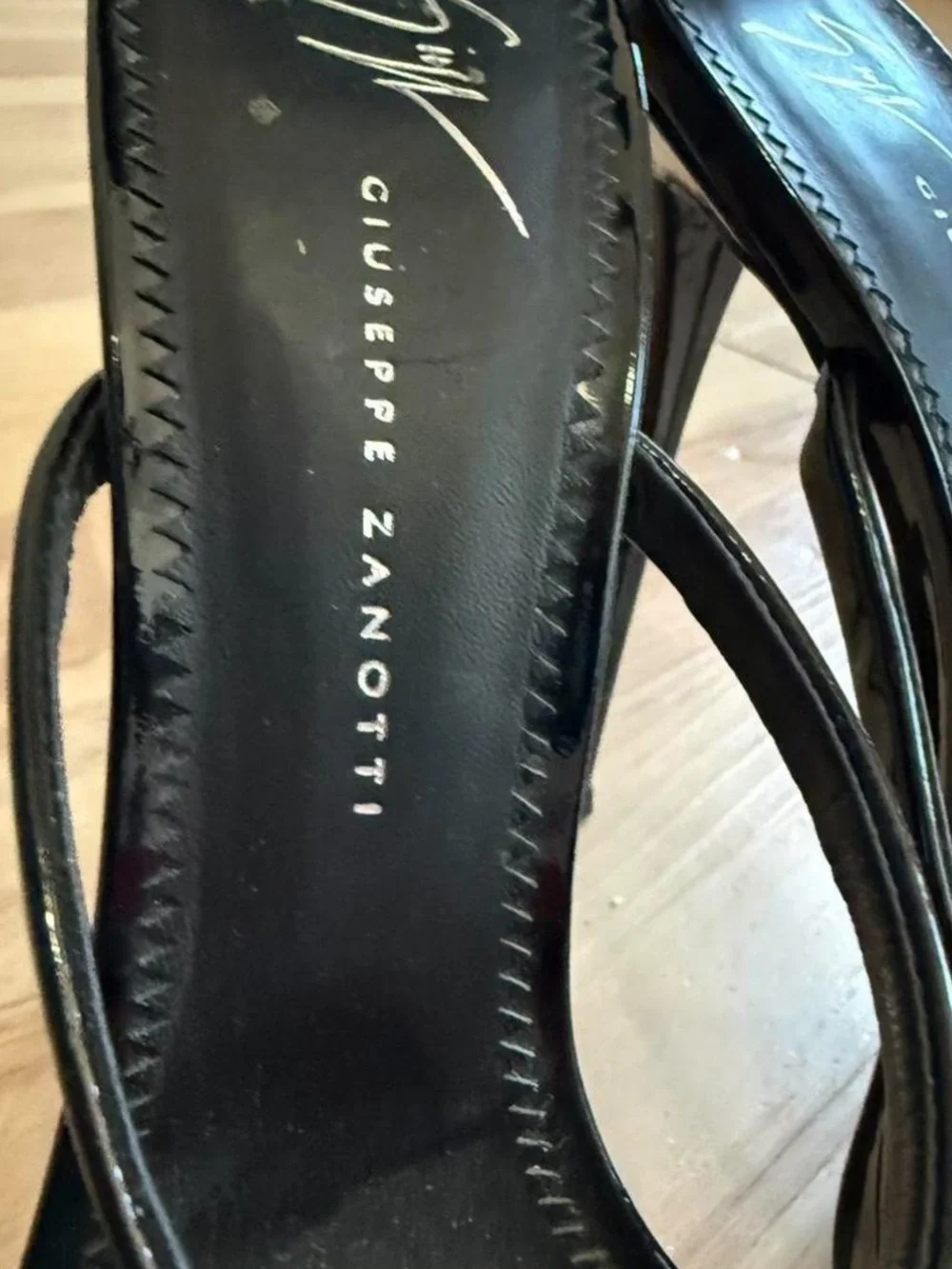 RARE 37.5 Giuseppe Zanotti Black Leather Red Lip-Accent Stiletto Sandals - Picture 3 of 5